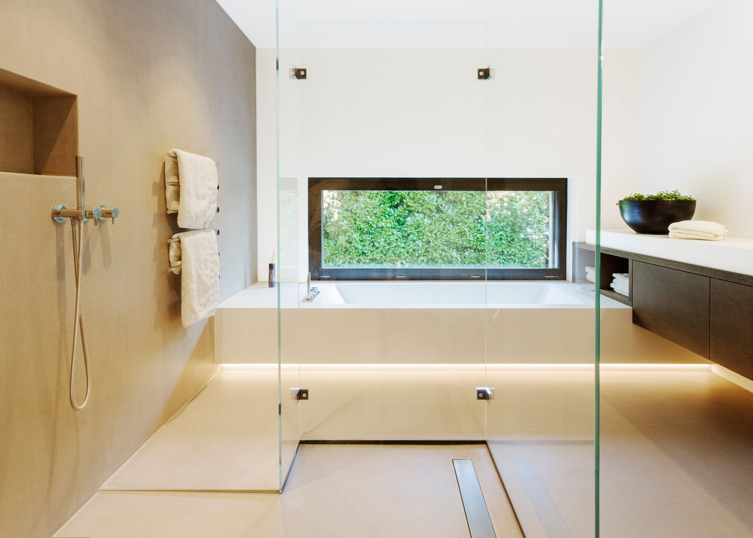 Objekt 336: Traumhaftes Einfamilienhaus mit Panoramablick , meier architekten zürich meier architekten zürich Moderne badkamers