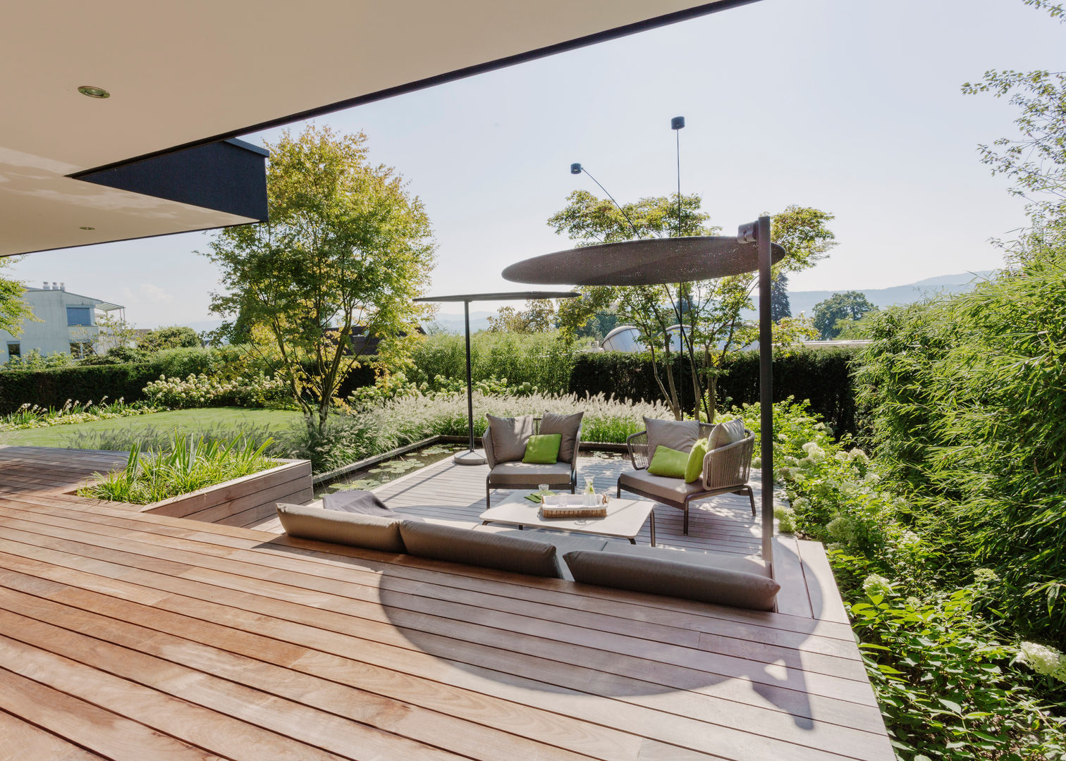 Objekt 336: Traumhaftes Einfamilienhaus mit Panoramablick , meier architekten zürich meier architekten zürich Varandas, marquises e terraços modernos Madeira Acabamento em madeira