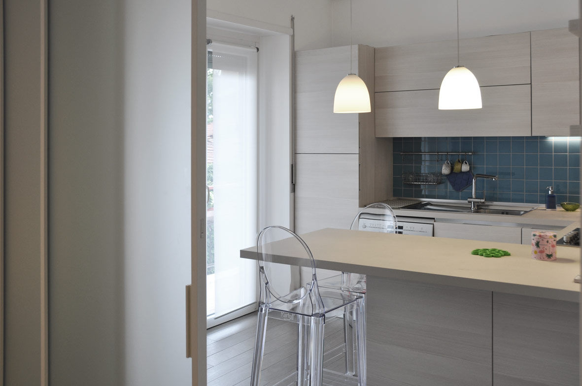 appartamento trilocale, evels & papitto - b4architects evels & papitto - b4architects Scandinavian style kitchen Wood Wood effect