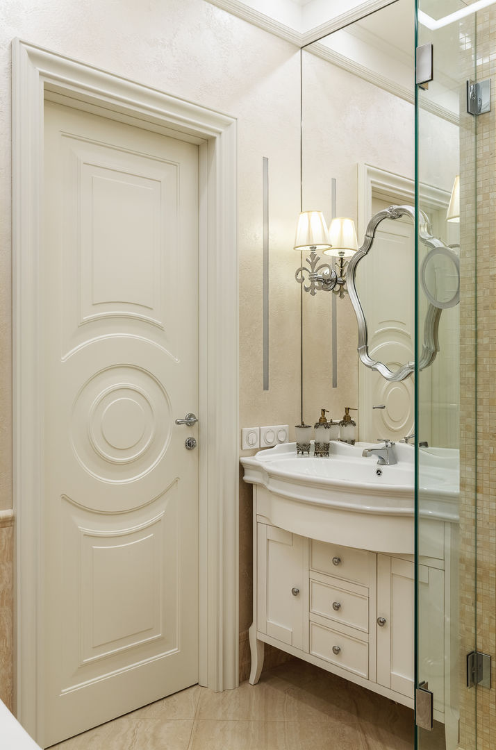 apartment in the center of Moscow, Rubleva Design Rubleva Design Classic style bathroom