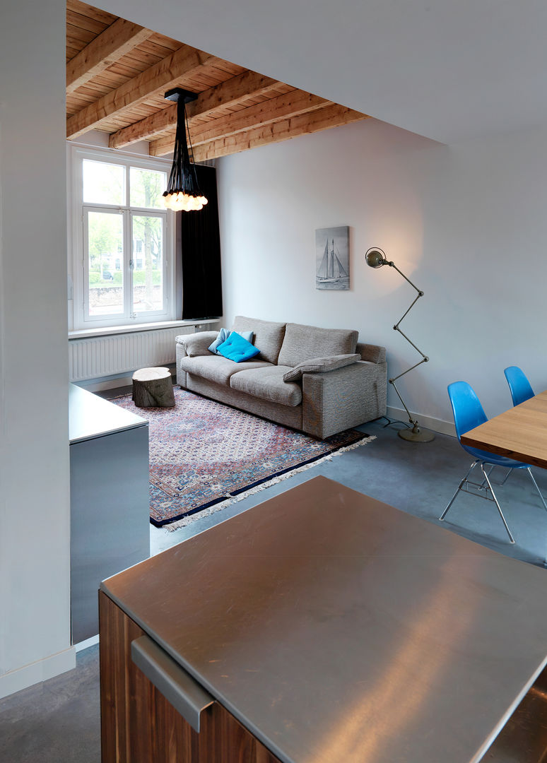 Home renovation, BuroKoek BuroKoek Salas de estilo minimalista