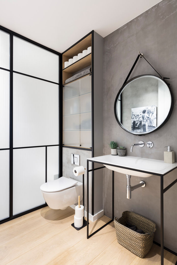 Modern New Home in Hampstead - guest bathroom Black and Milk | Interior Design | London حمام toilet,mirror,freestanding sink,Sinks