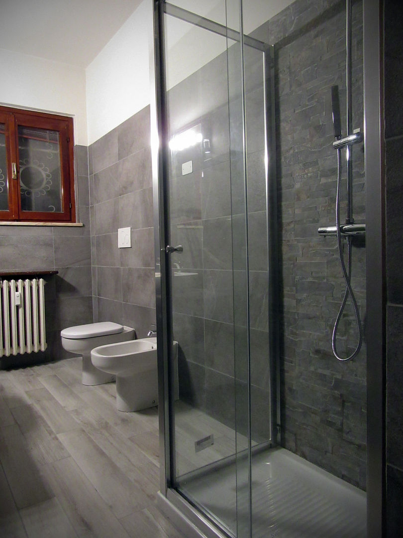 CASA P, CARLO OMINI ARCHITETTO CARLO OMINI ARCHITETTO Modern style bathrooms