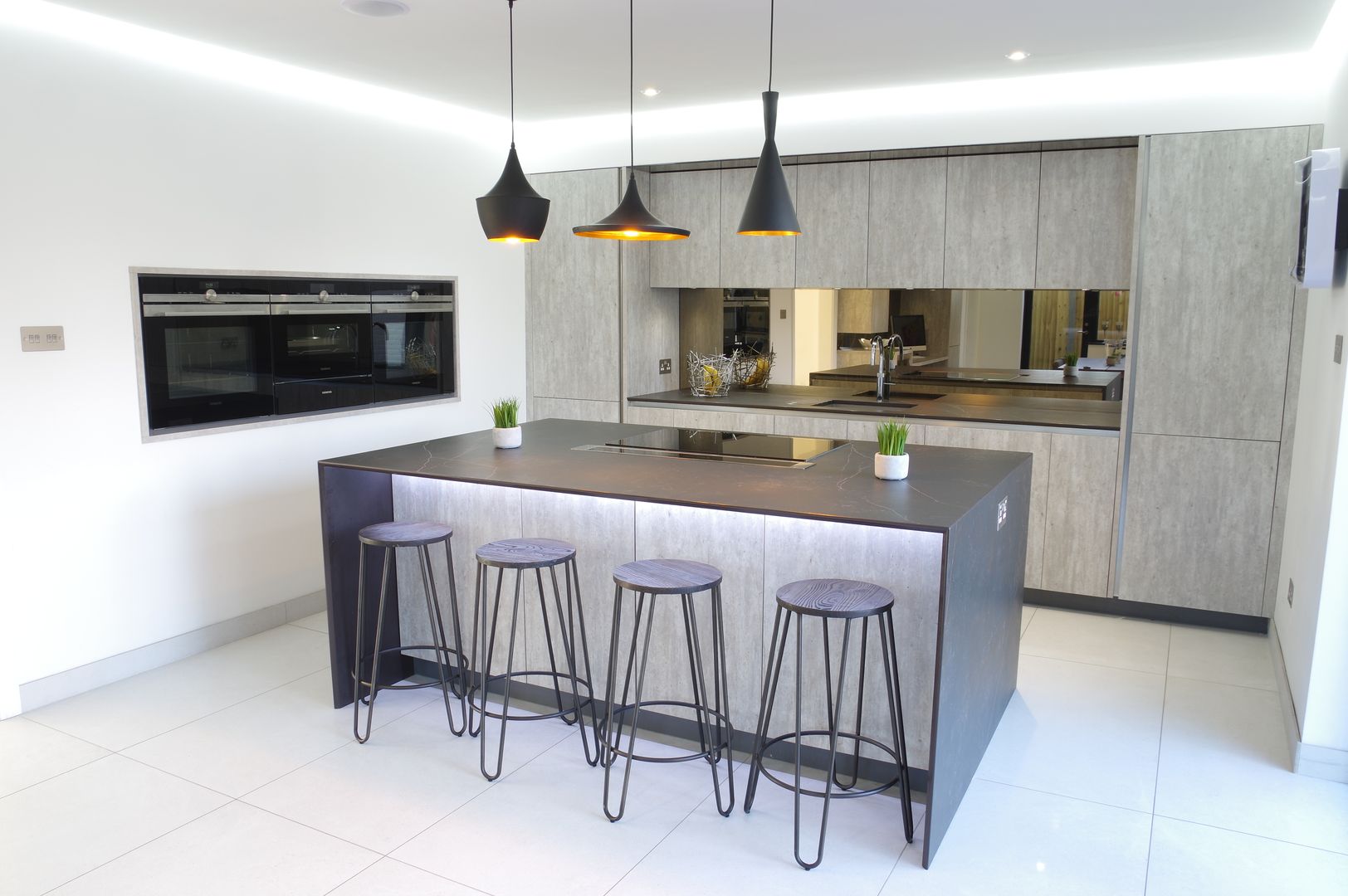 An effortlessly, stylish design , PTC Kitchens PTC Kitchens Modern style kitchen