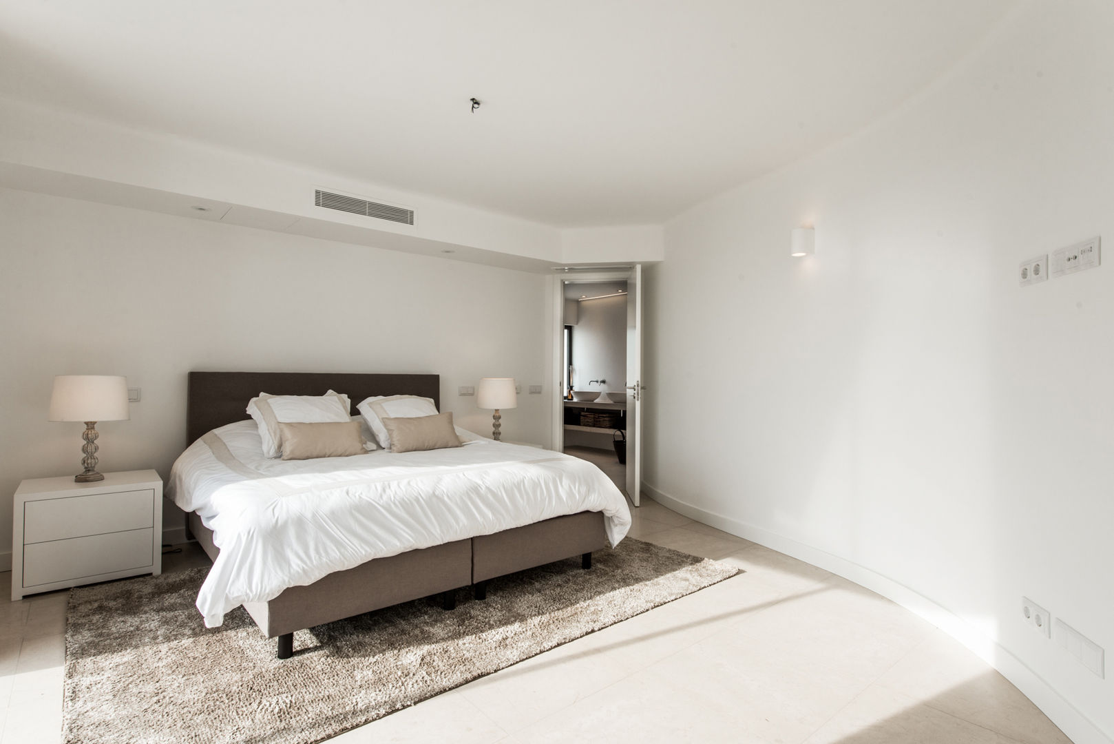 Bedroom StudioArte Quartos modernos Bedroom