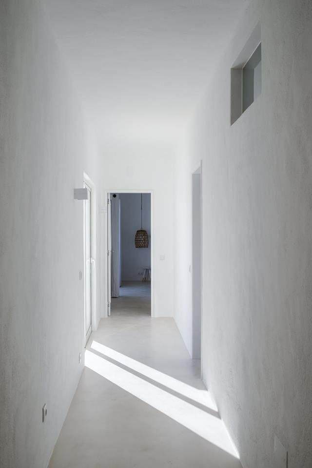 CASA MINHA, StudioArte StudioArte Corredores, halls e escadas minimalistas Hallway,white,bedroom