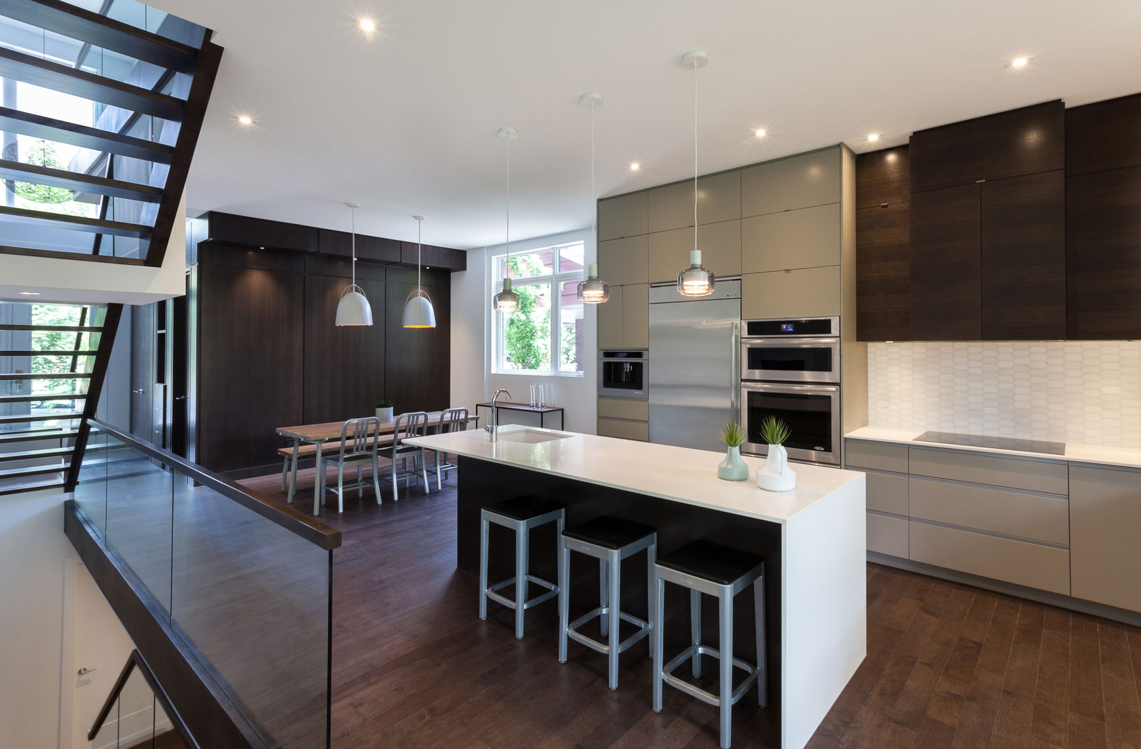 McKellar Park New Home, Jane Thompson Architect Jane Thompson Architect Modern Kitchen Quartz