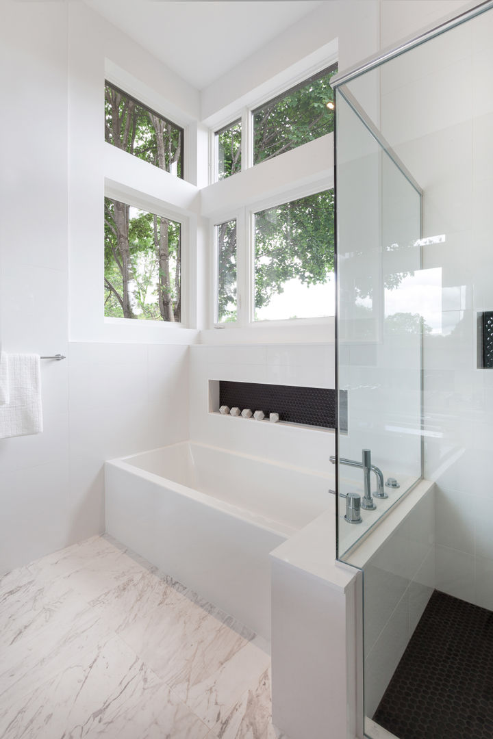 McKellar Park New Home, Jane Thompson Architect Jane Thompson Architect Bagno moderno Marmo