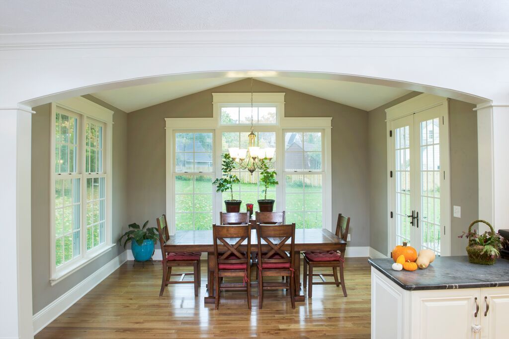 Shaker Heights, New Leaf Home Design New Leaf Home Design Colonial style dining room