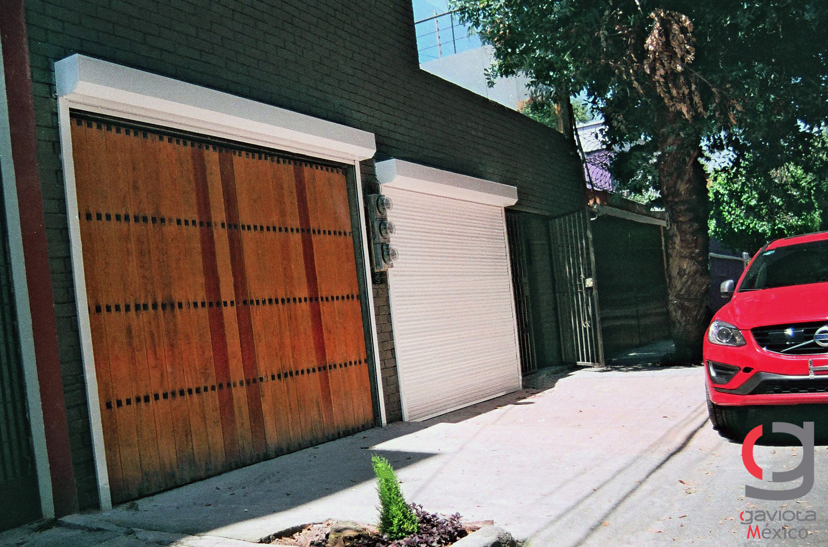 homify Moderne garage Garages/schuren