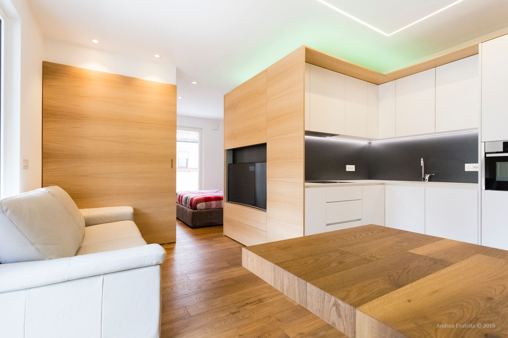 Piccolo appartamento open-space in edificio casa clima "A": Bello , Lemayr Thomas Lemayr Thomas Salon minimaliste