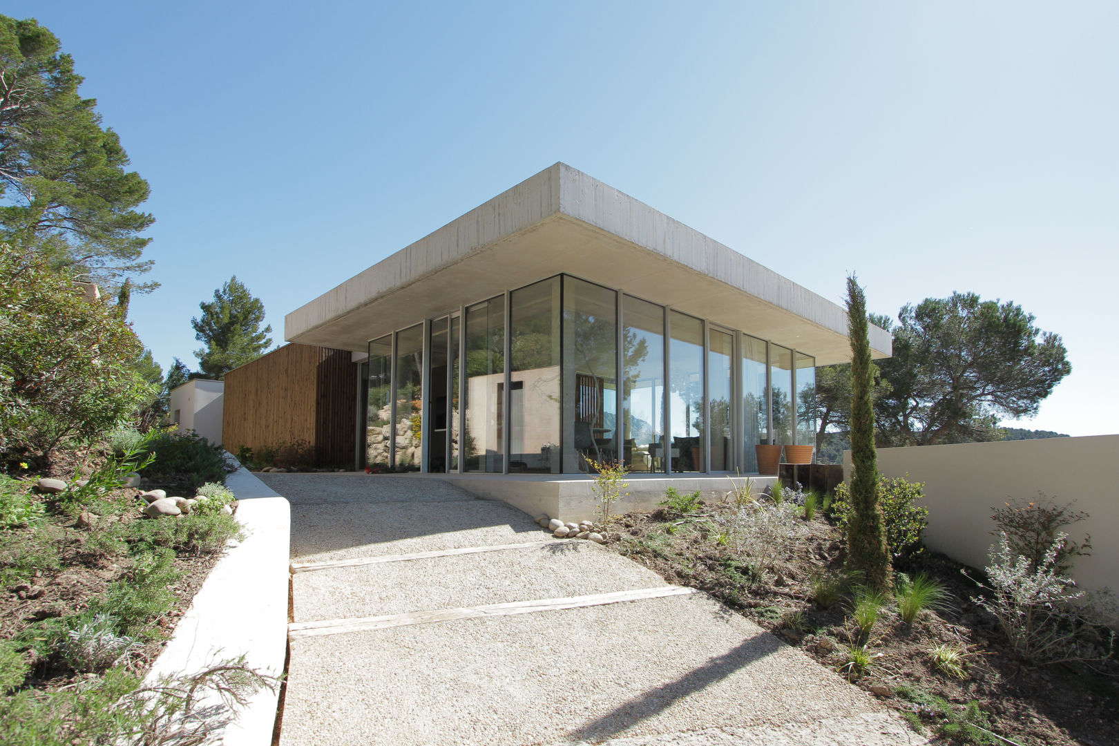 Extension d'une Maison familiale, Le Tholonet [13], UNIC architecture UNIC architecture Casas modernas: Ideas, diseños y decoración