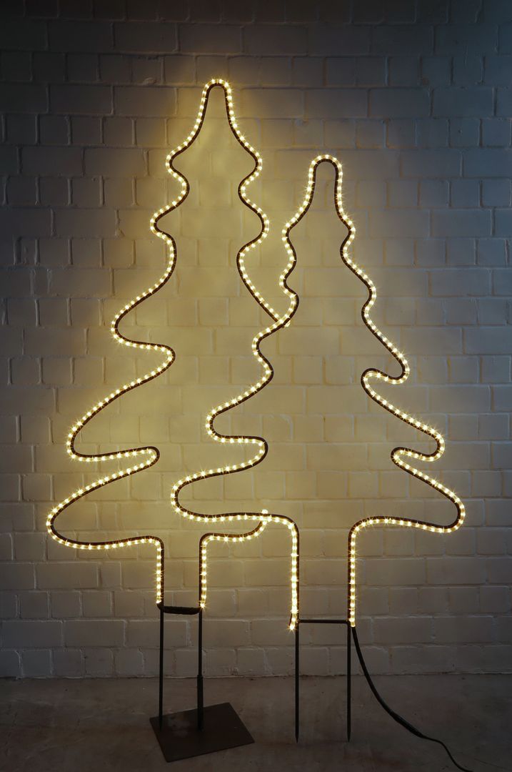 Doppeltannenbaum mit einem LED Lichtschlauch, Metall & Gestaltung Dipl. Designer (FH) Peter Schmitz Metall & Gestaltung Dipl. Designer (FH) Peter Schmitz Ruang Keluarga Gaya Industrial Lighting