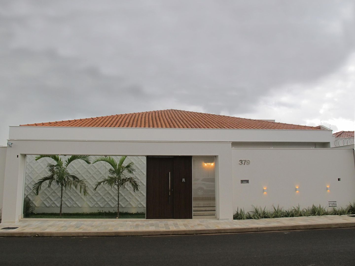 Casa Paranhos, Cia de Arquitetura Cia de Arquitetura منازل