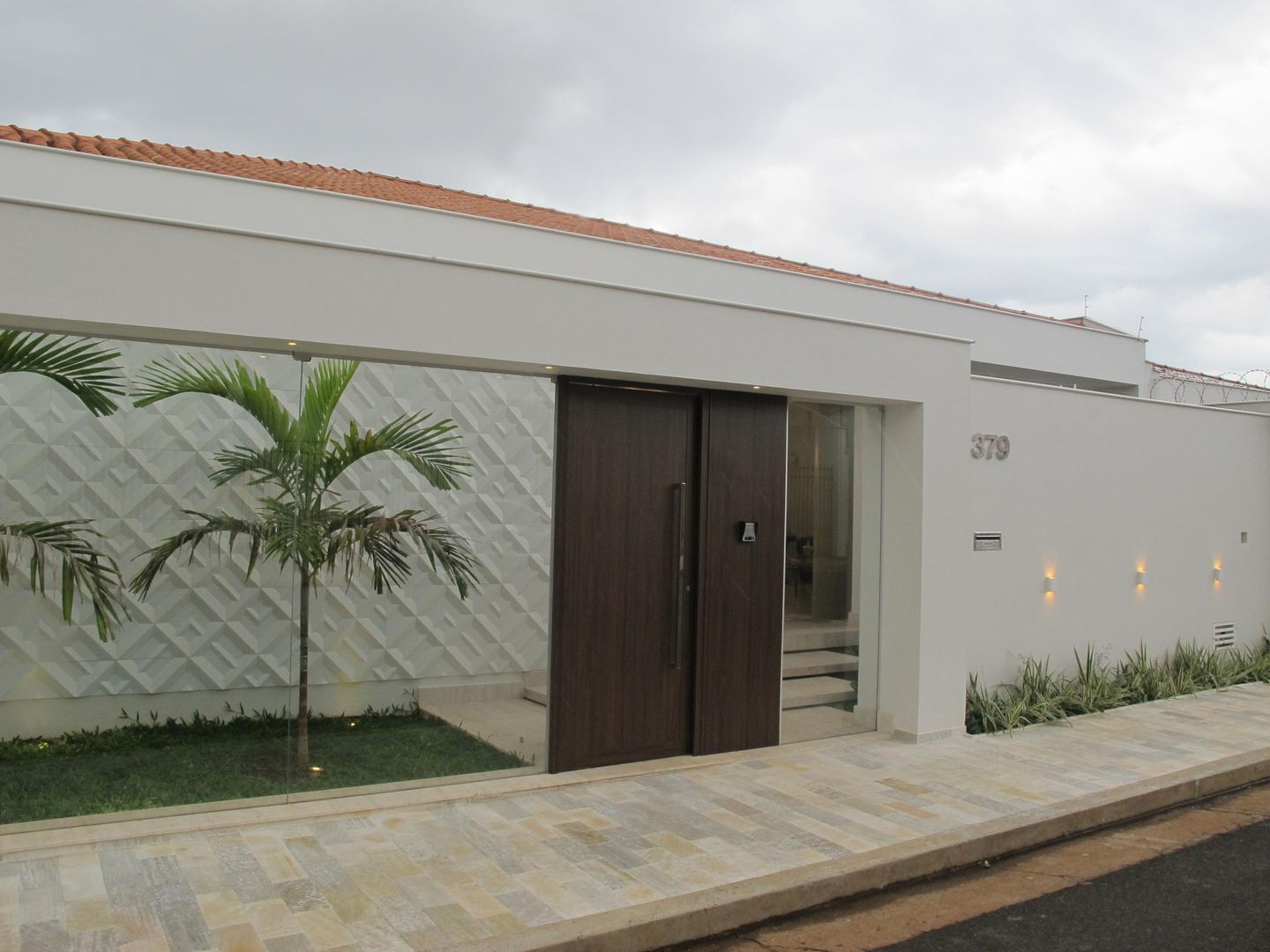 Casa Paranhos, Cia de Arquitetura Cia de Arquitetura Klasyczne domy