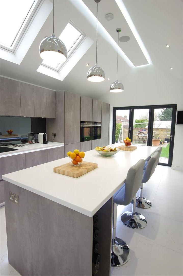 Contemporary design with plenty of light , PTC Kitchens PTC Kitchens Cocinas modernas