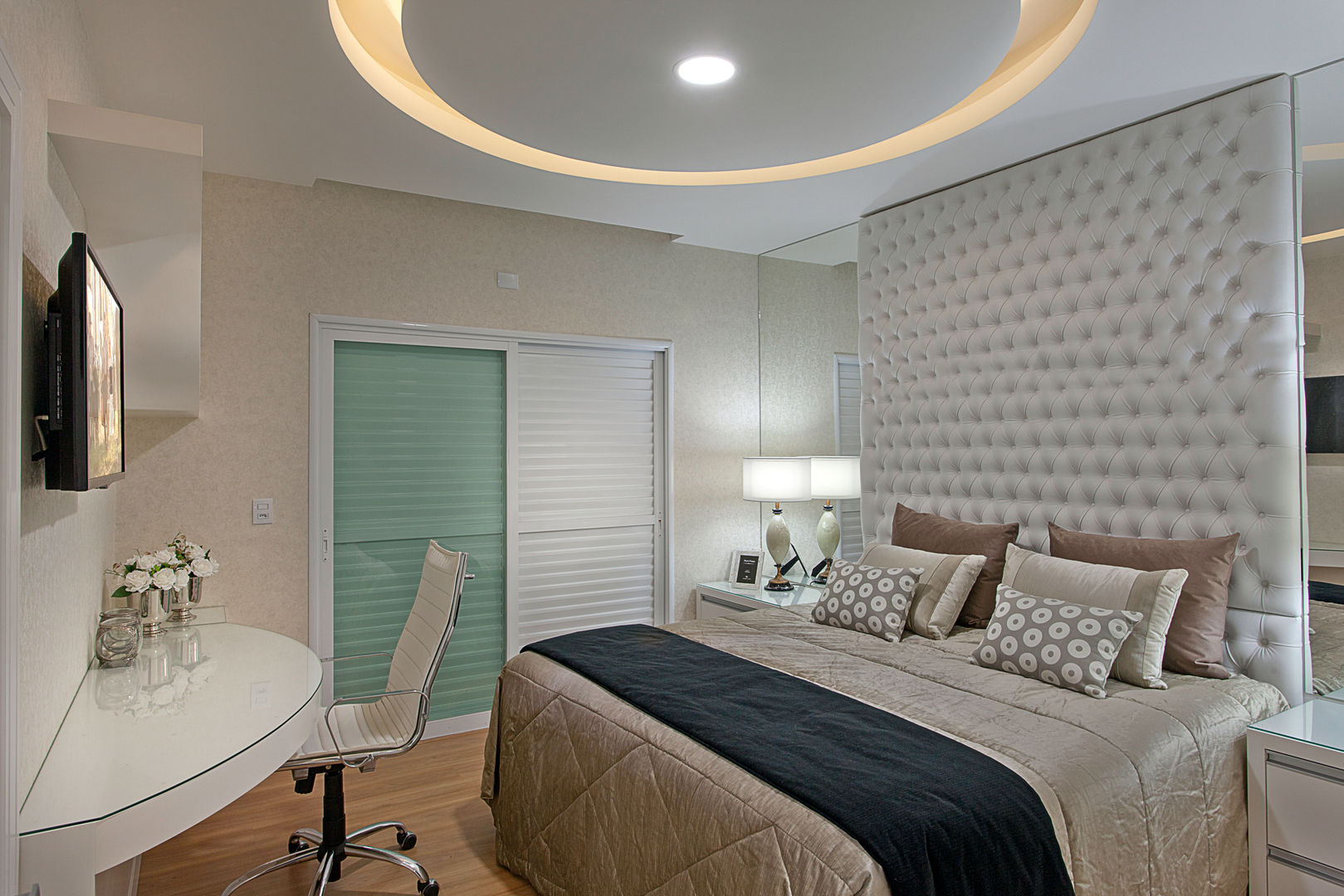 homify Modern style bedroom