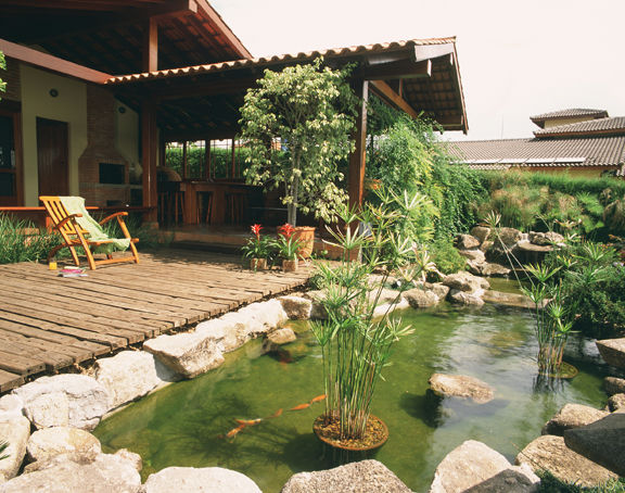 JARDIM ORIENTAL COM LAGO PARA CARPAS, Eduardo Luppi Paisagismo Ltda. Eduardo Luppi Paisagismo Ltda. Garden