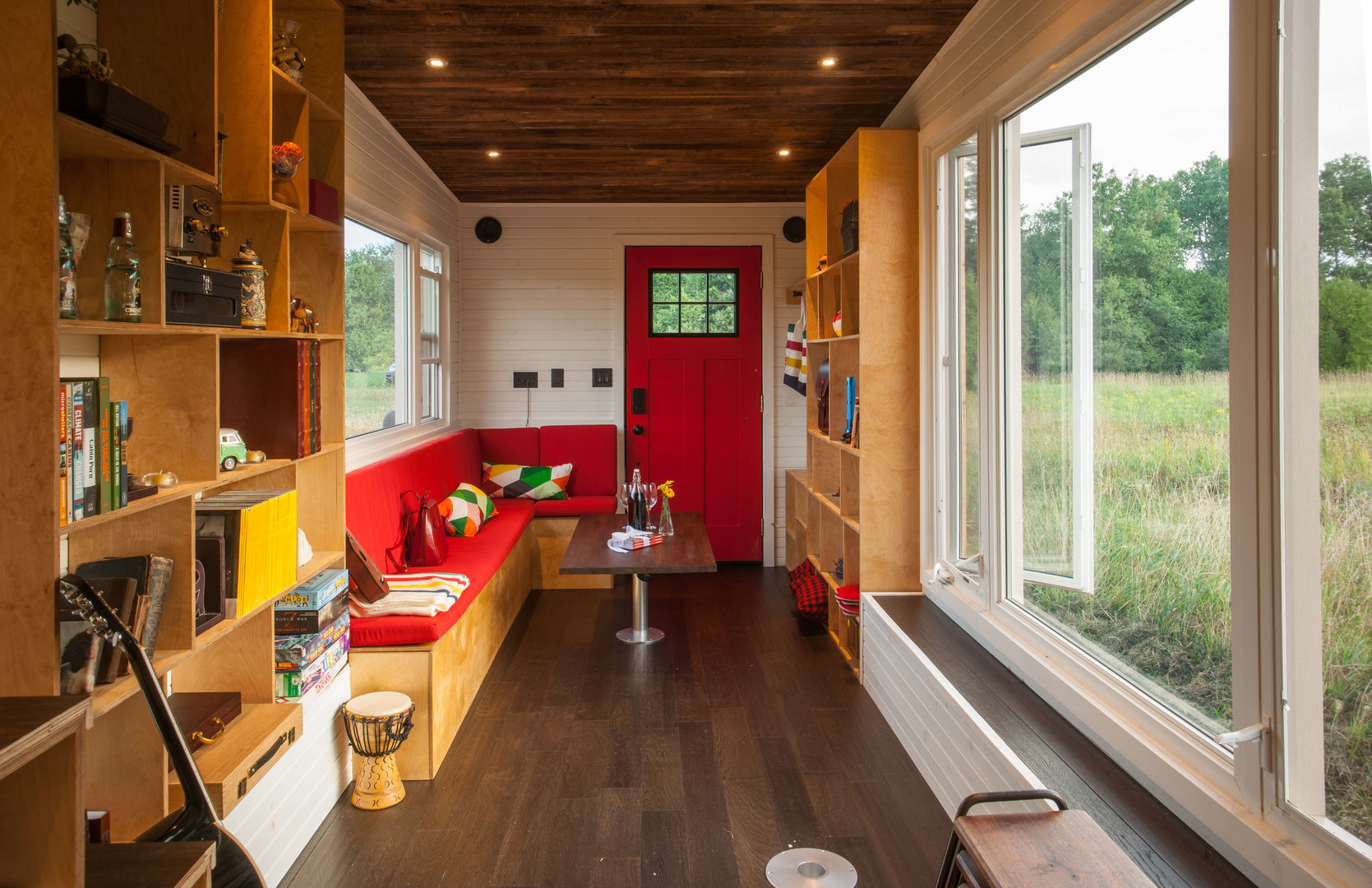 Greenmoxie Tiny House, Greenmoxie Magazine Greenmoxie Magazine Salas de estilo minimalista