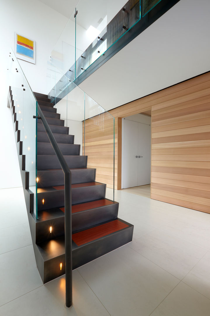 Beach Walk House, SPG Architects SPG Architects Modern corridor, hallway & stairs