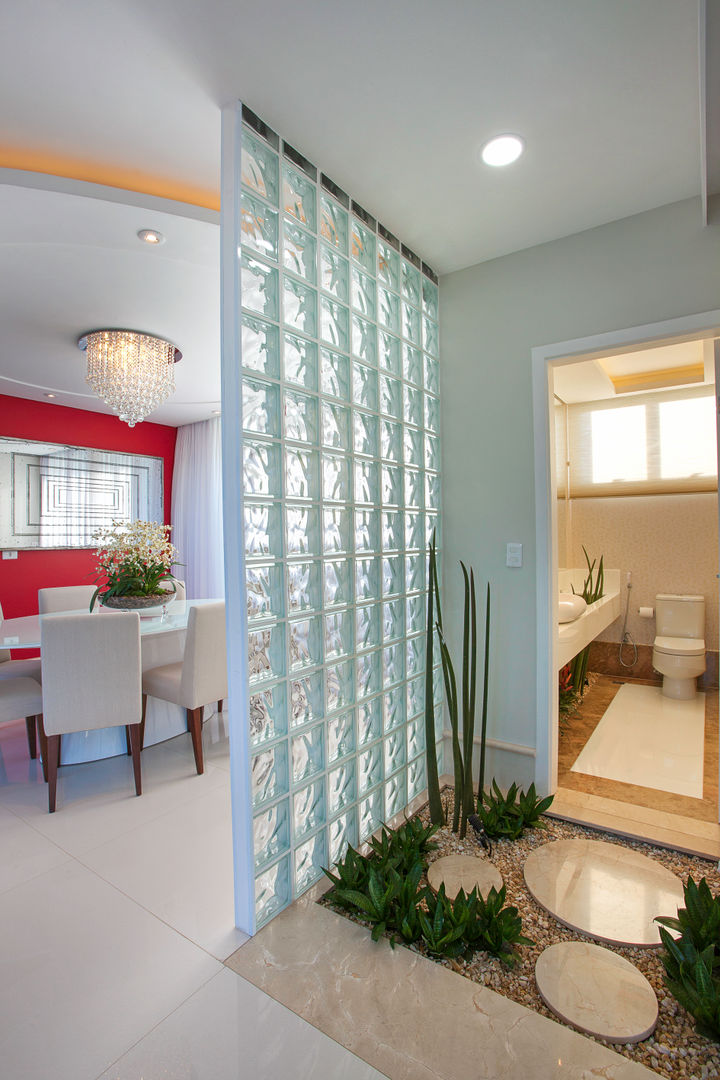 Casa Damha homify Banheiros modernos Mármore lavabo,jardim,sala de jantar,integração,clean,cores claras