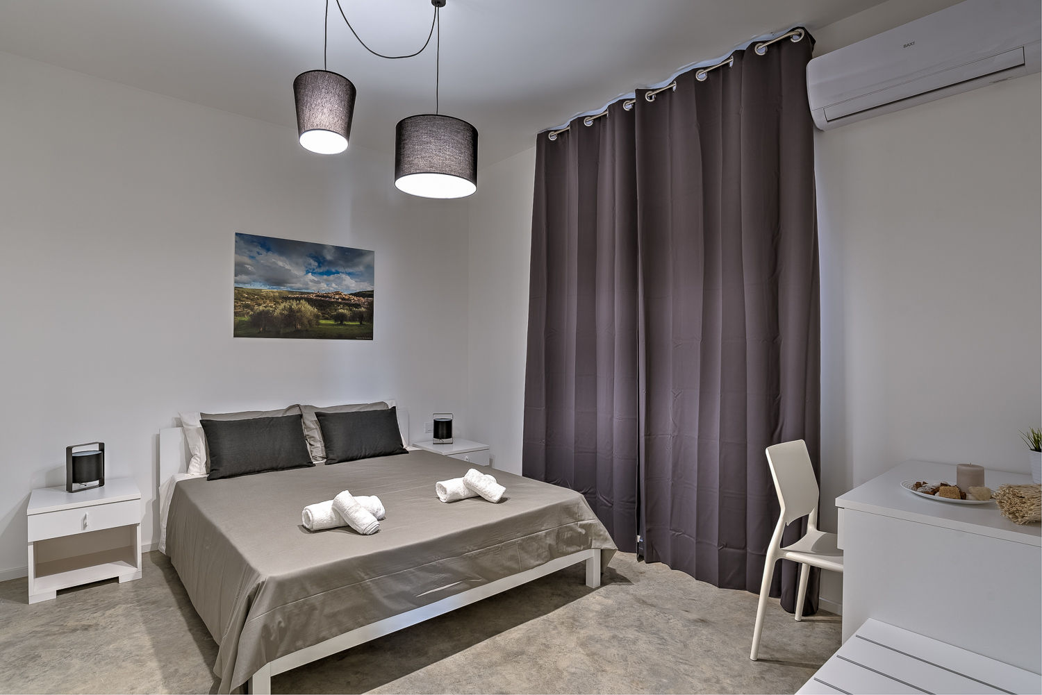 Villa: Una forte relazione tra gli ambienti interni e il paesaggio, DFG Architetti Associati DFG Architetti Associati Modern style bedroom
