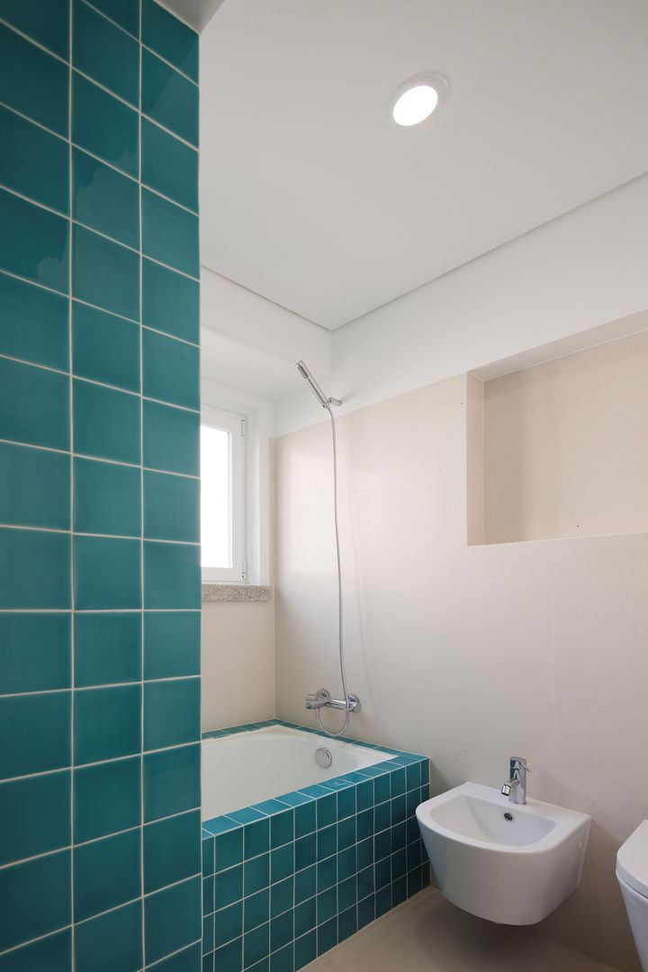 Apartamento ST — Bairro de Alvalade, Lisboa, FMO ARCHITECTURE FMO ARCHITECTURE Modern bathroom