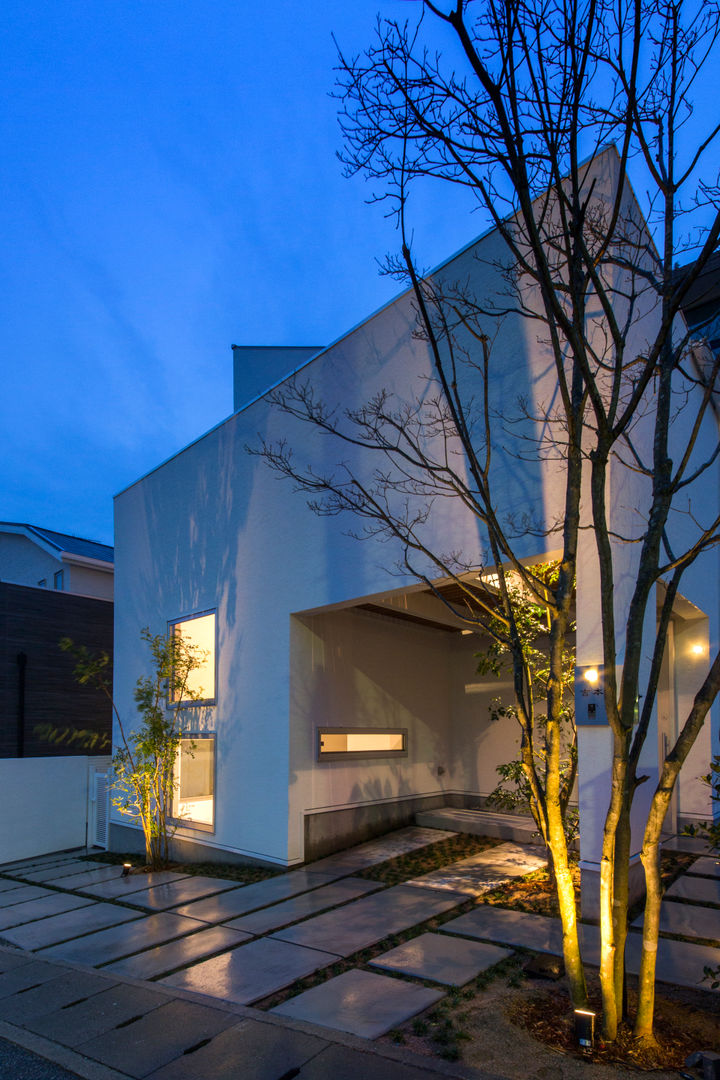 「坂道の小さな家」, Kenji Yanagawa Architect and Associates Kenji Yanagawa Architect and Associates 모던스타일 주택 우드 우드 그레인