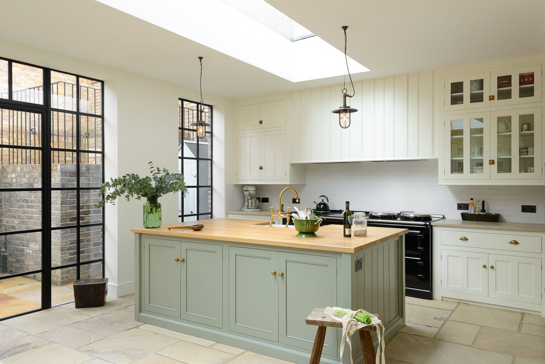 The Islington N1 Kitchen by deVOL deVOL Kitchens Nhà bếp phong cách kinh điển