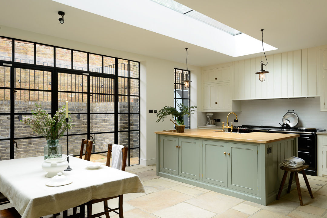 The Islington N1 Kitchen by deVOL deVOL Kitchens Nhà bếp phong cách kinh điển