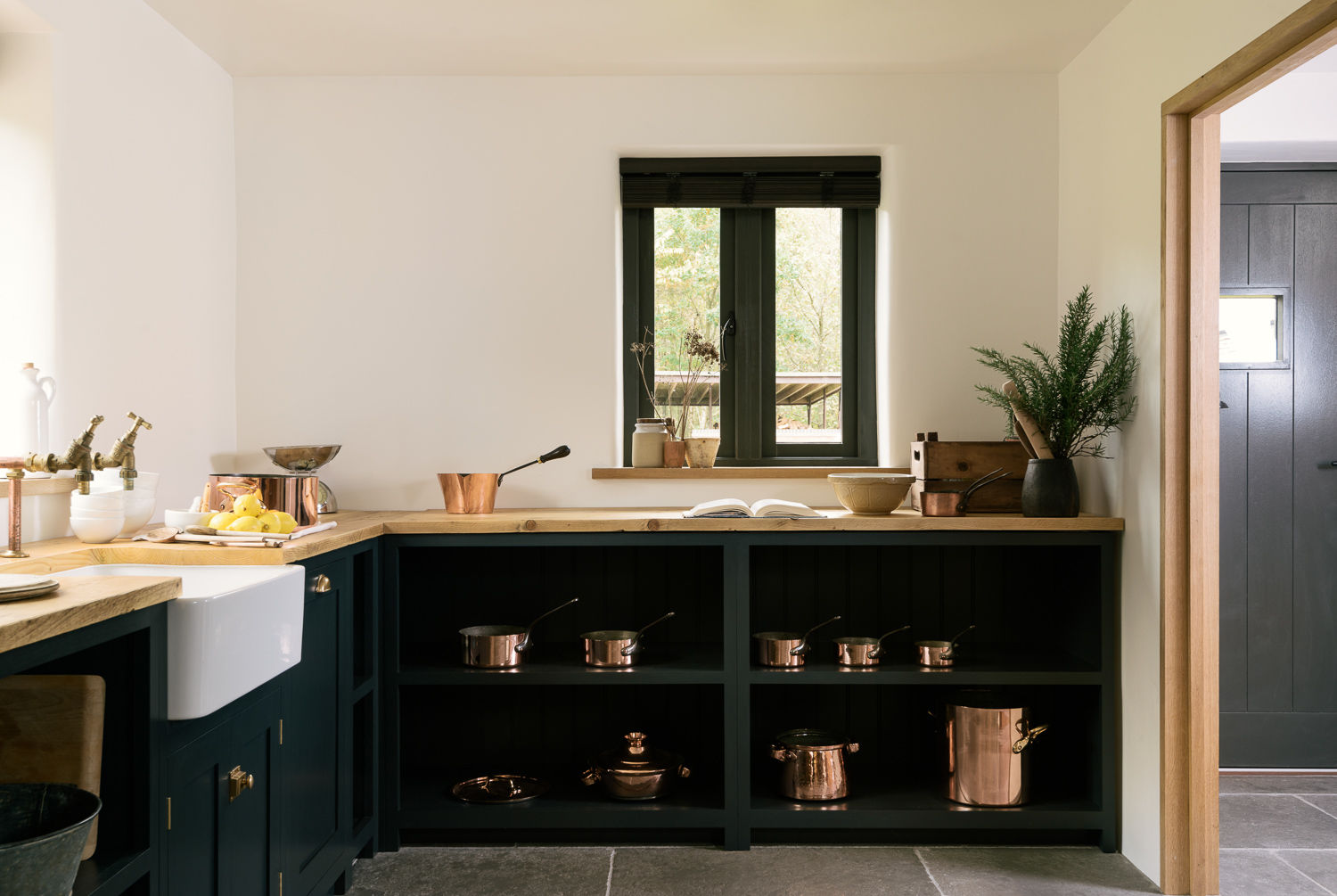 The Leicestershire Kitchen in the Woods by deVOL deVOL Kitchens Country style kitchen