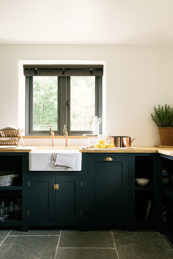 The Leicestershire Kitchen in the Woods by deVOL deVOL Kitchens Kitchen