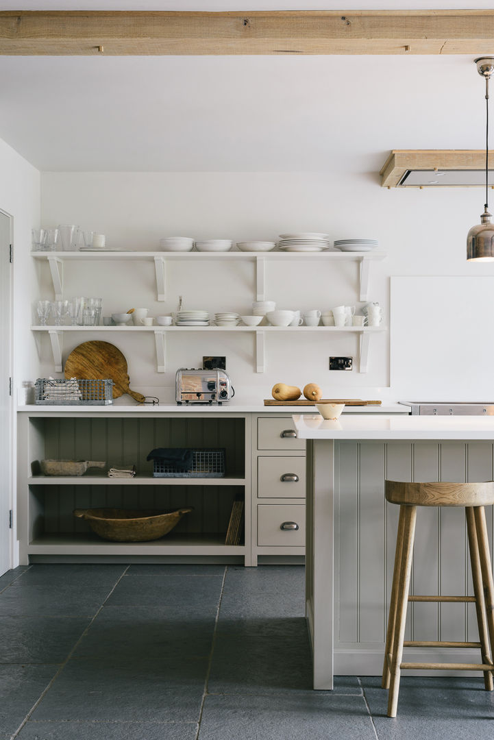 The Henley on Thames Kitchen by deVOL deVOL Kitchens Cozinhas rústicas