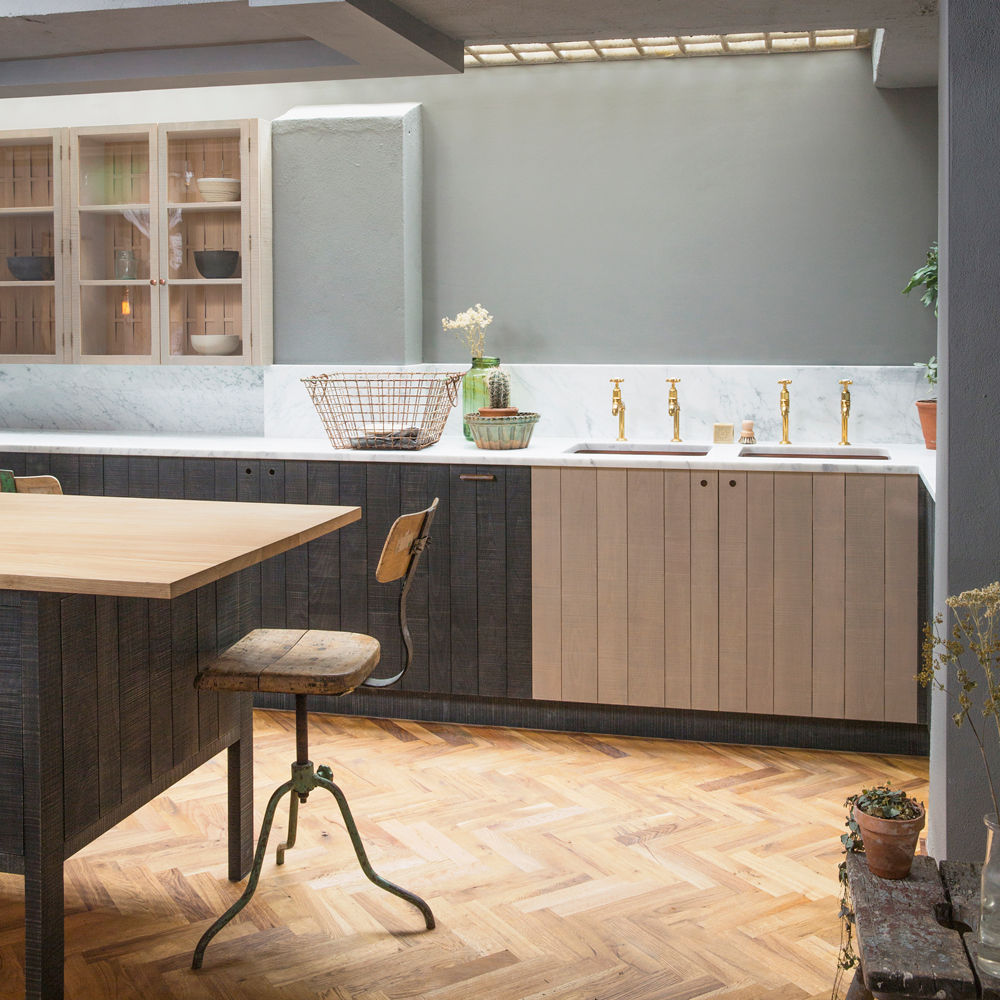 The London Basement Kitchen by deVOL deVOL Kitchens Nhà bếp phong cách công nghiệp