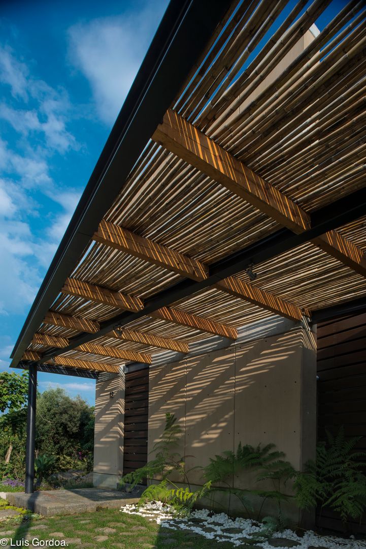 Pergola ingreso arquitecturalternativa Casas modernas