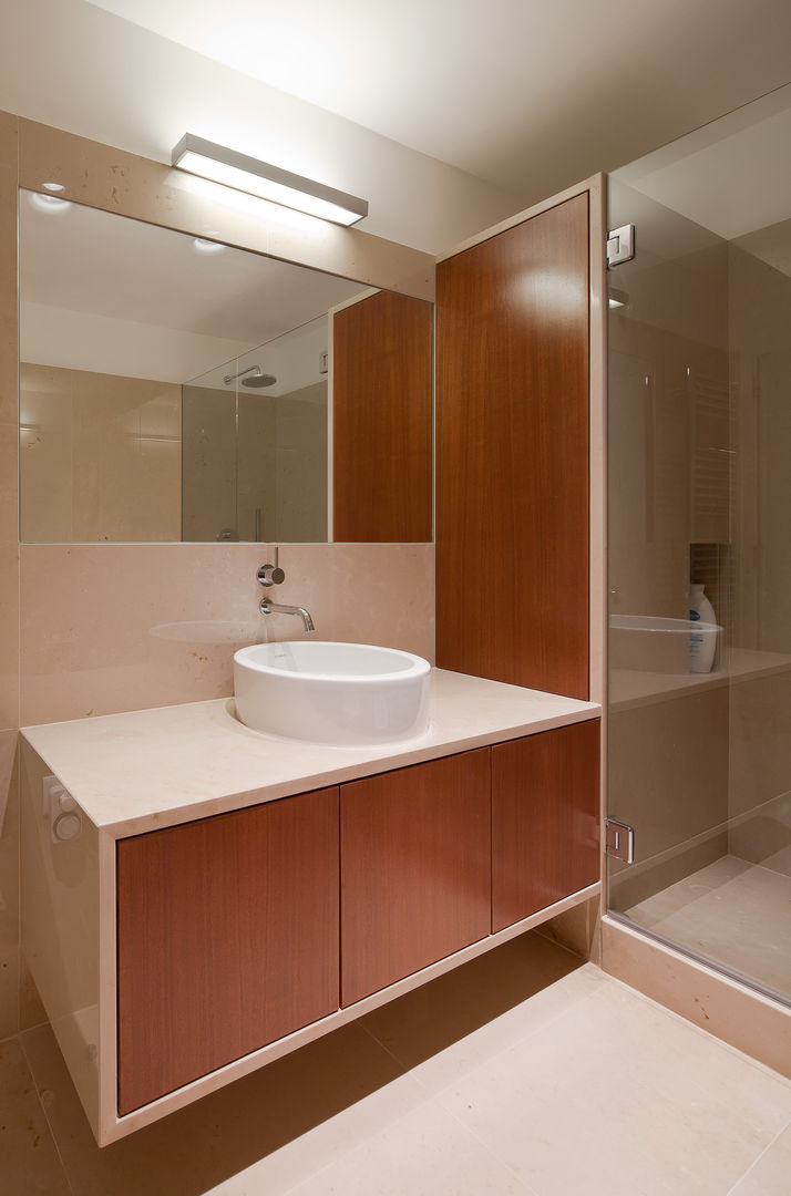 Apartamento JSJ — Ajuda, Lisboa, FMO ARCHITECTURE FMO ARCHITECTURE Bathroom