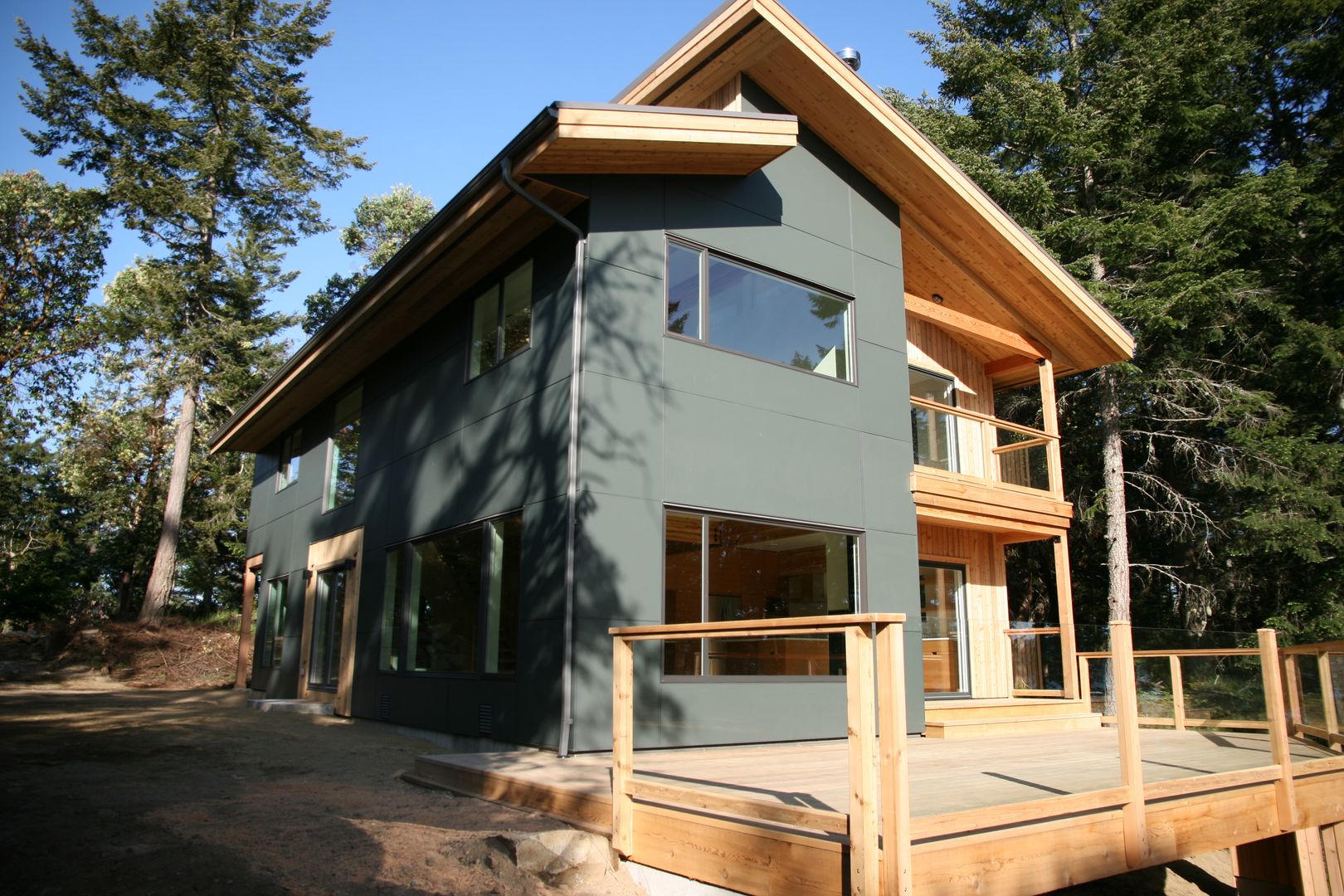 Modern Home on the Gulf Islands, Linwood Green Homes Linwood Green Homes منازل أسمنت