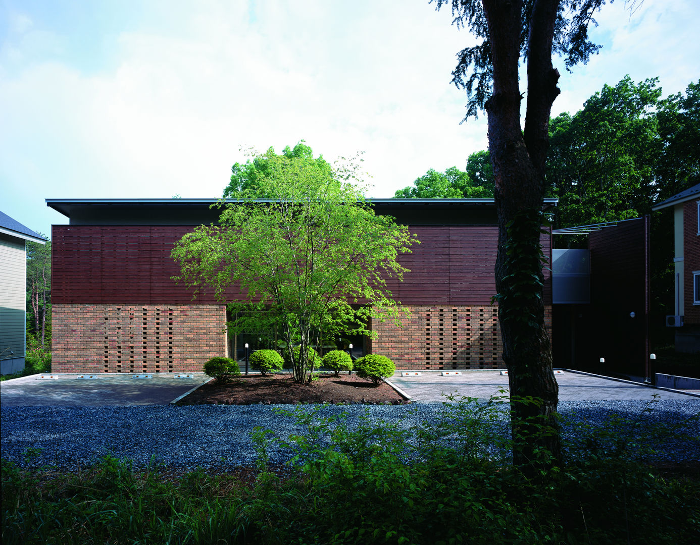 軽井沢のVILLA | 別荘建築 , Ｍアーキテクツ｜高級邸宅 豪邸 注文住宅 別荘建築 LUXURY HOUSES | M-architects Ｍアーキテクツ｜高級邸宅 豪邸 注文住宅 別荘建築 LUXURY HOUSES | M-architects Будинки Цегла