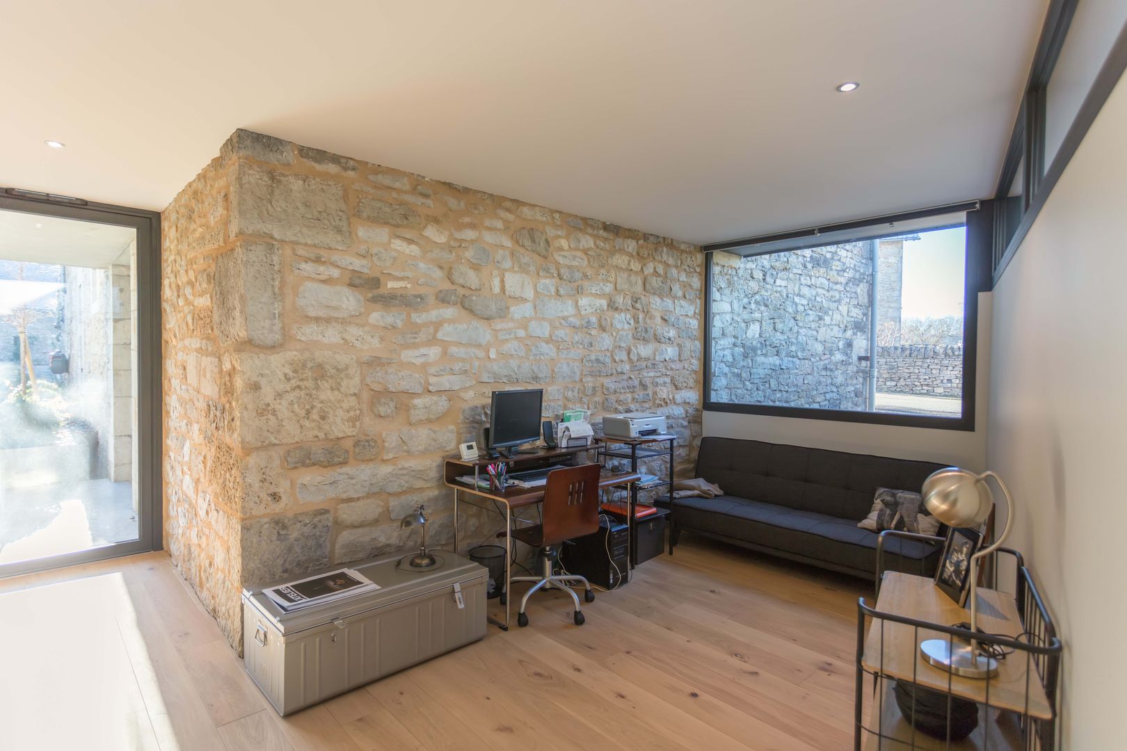 MAISON ONET l'EGLISE, Hugues Tournier Architecte Hugues Tournier Architecte Industrial style bedroom