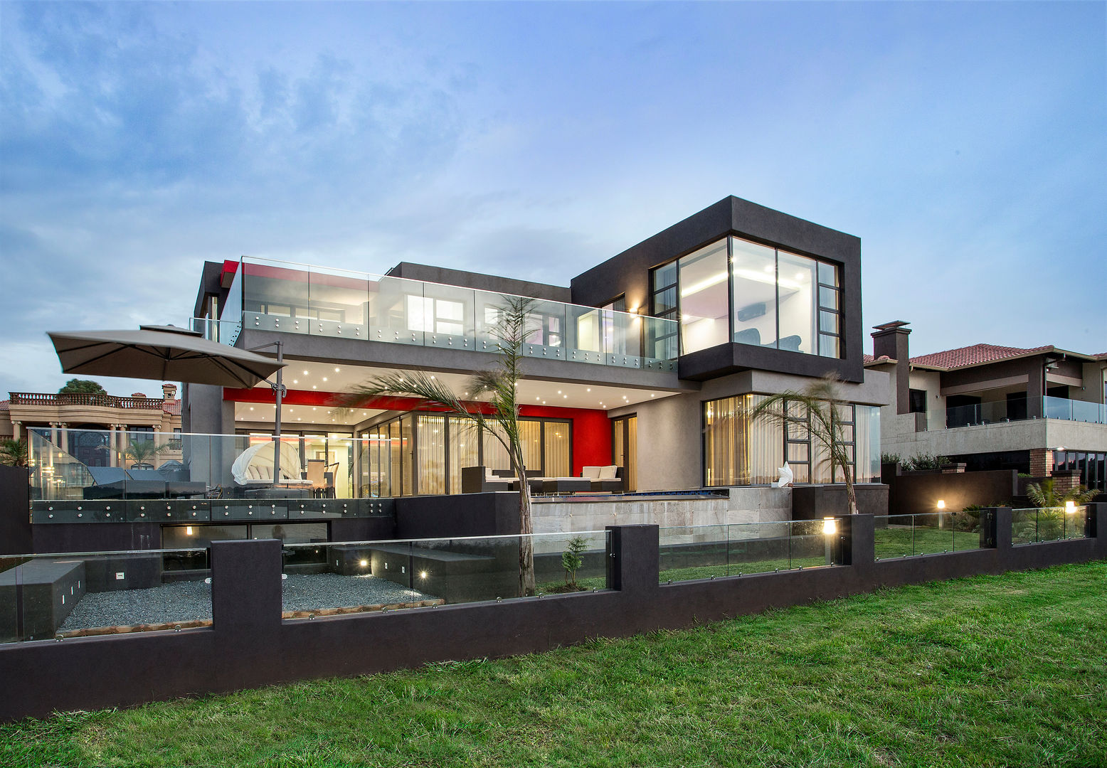 Ultra modern , FRANCOIS MARAIS ARCHITECTS FRANCOIS MARAIS ARCHITECTS Modern houses