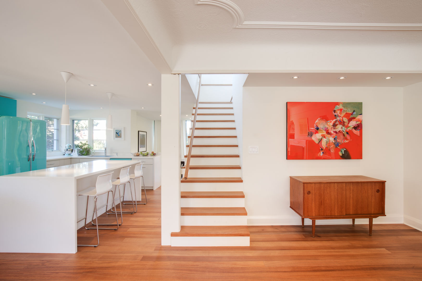 The Hambly House, dpai architecture inc dpai architecture inc Modern Corridor, Hallway and Staircase