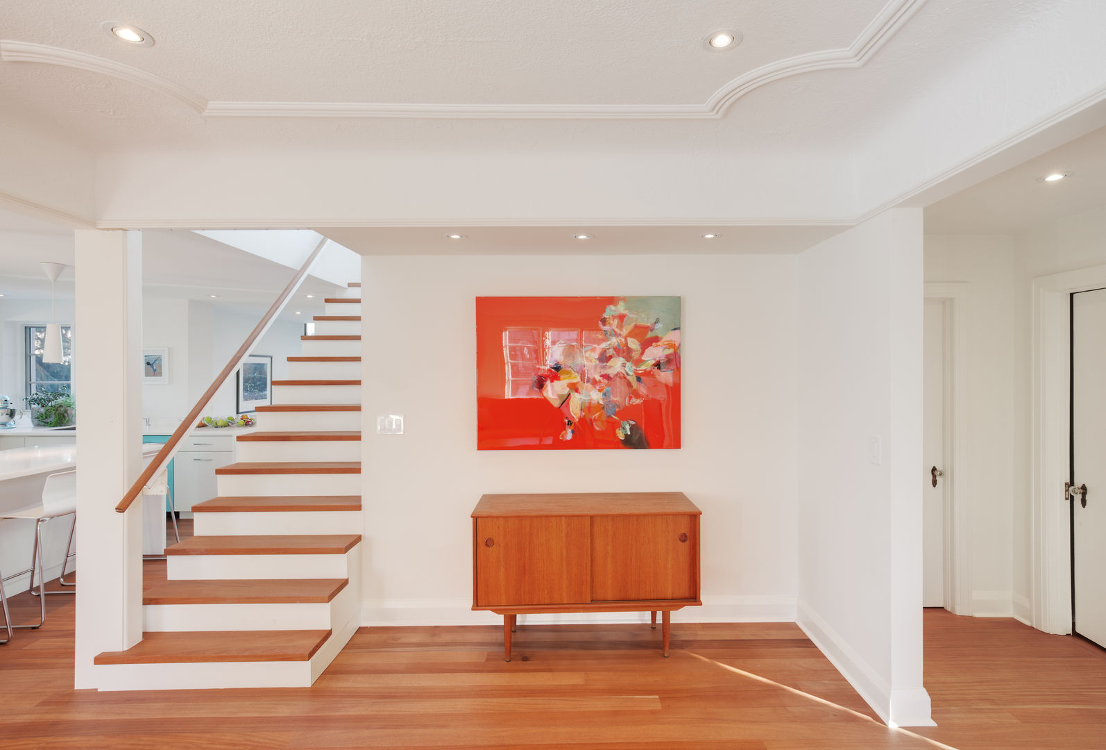 The Hambly House, dpai architecture inc dpai architecture inc Minimalist corridor, hallway & stairs