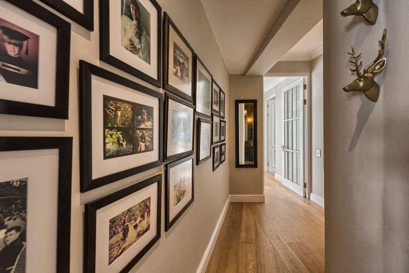 Saffraan Ave, House Couture Interior Design Studio House Couture Interior Design Studio Eclectic style corridor, hallway & stairs