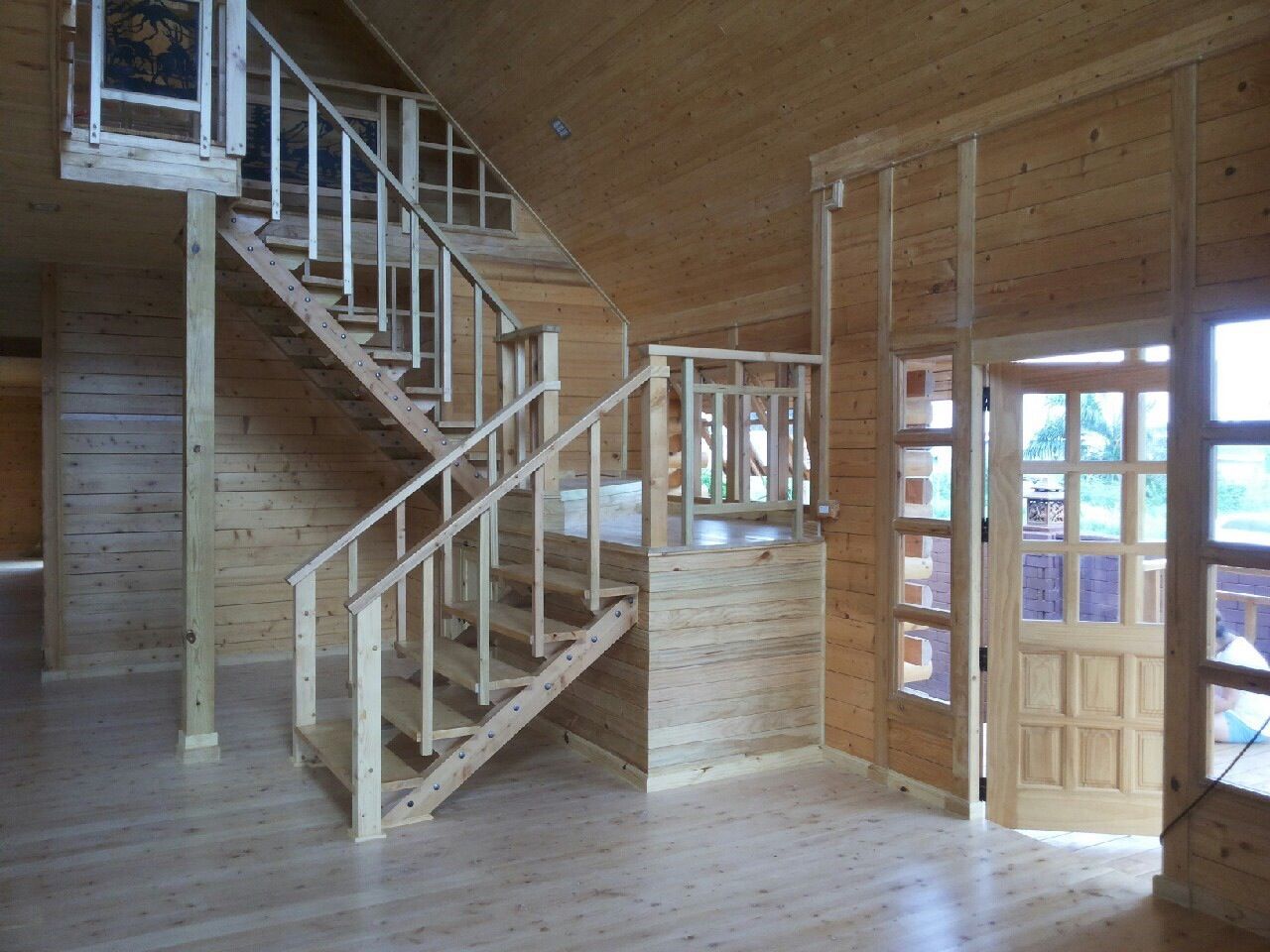 Log home นาคนิวาส44, Sukjai Logcabin Partnership Sukjai Logcabin Partnership Коммерческие помещения Твердая древесина Многоцветный Офисные помещения