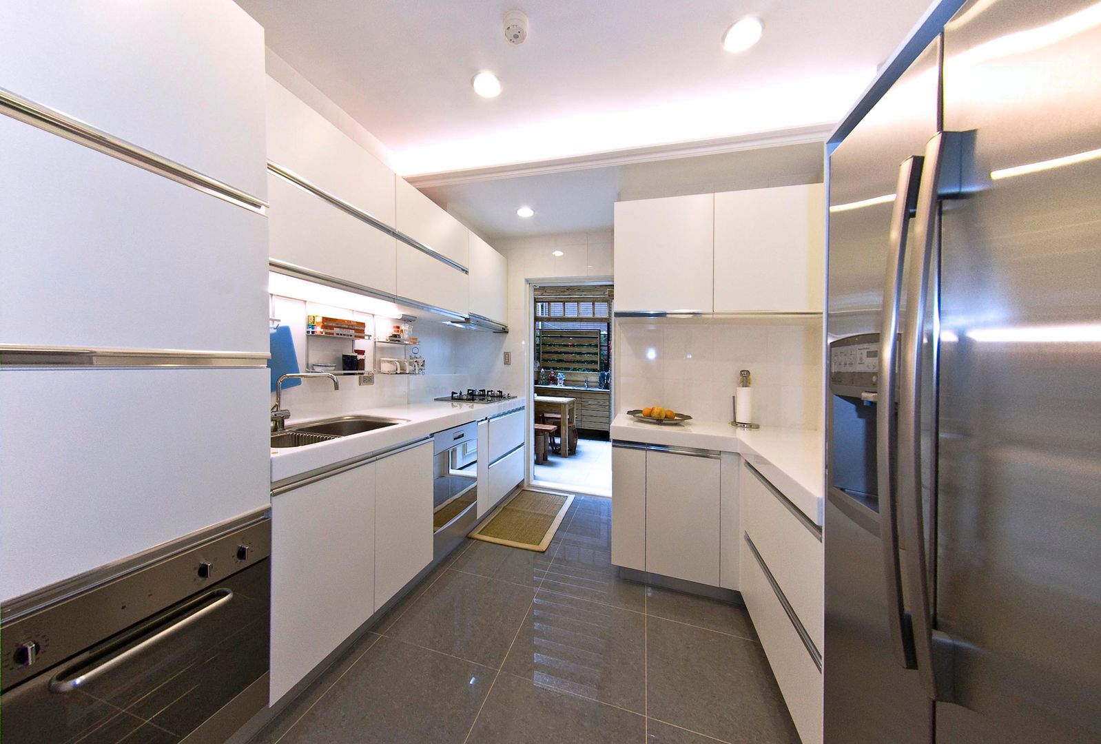 綠意簇擁的新古典宅, 錠揚設計有限公司 錠揚設計有限公司 Classic style kitchen