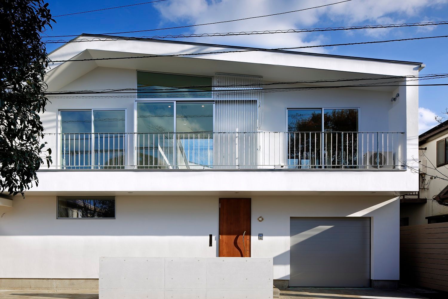 「水と光のある暮らし」吉祥寺のプールハウス, TAMAI ATELIER TAMAI ATELIER Moderne Häuser