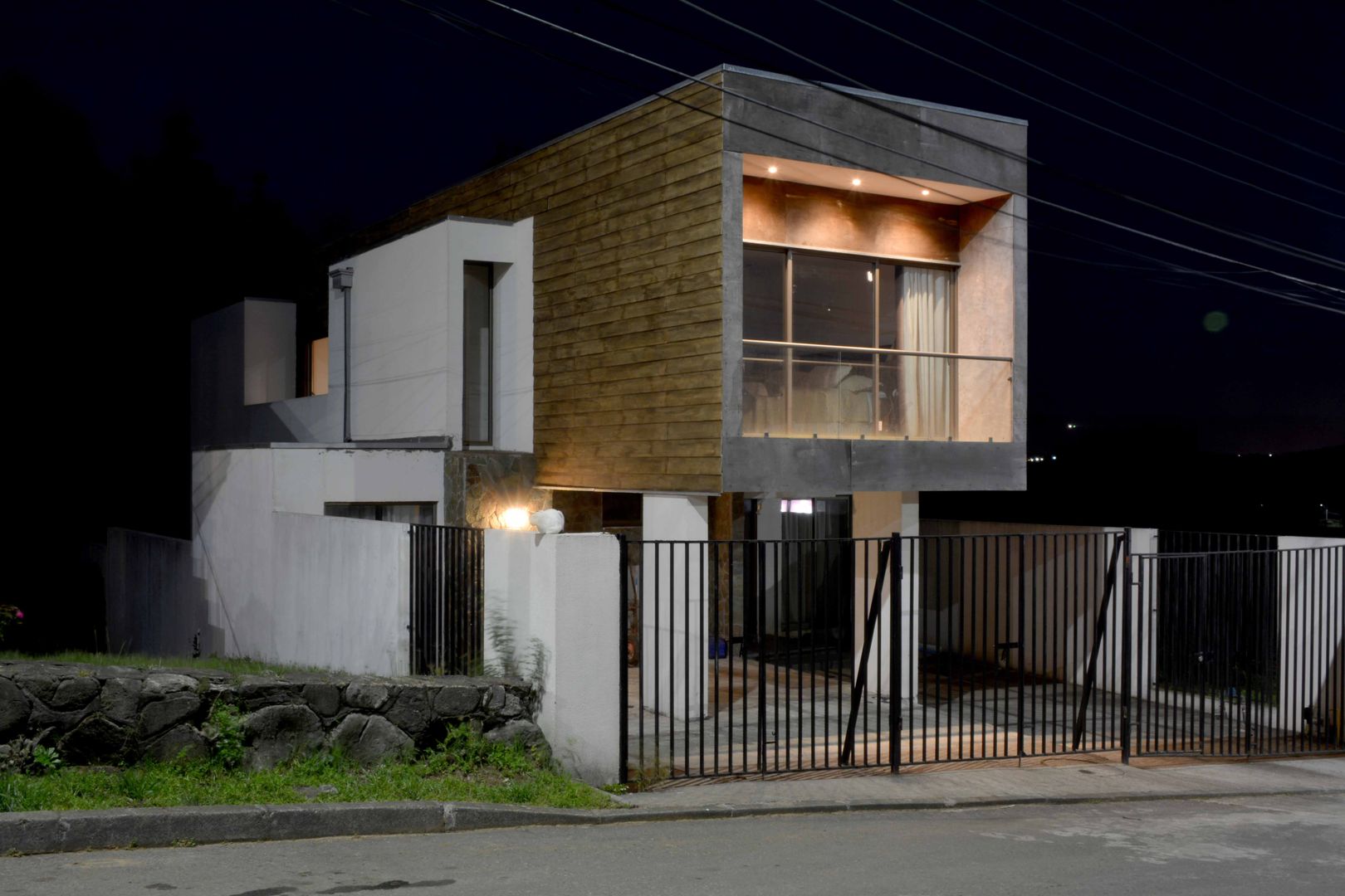Casa Las Encinas 73, Coronel homify Casas de estilo minimalista Concreto reforzado