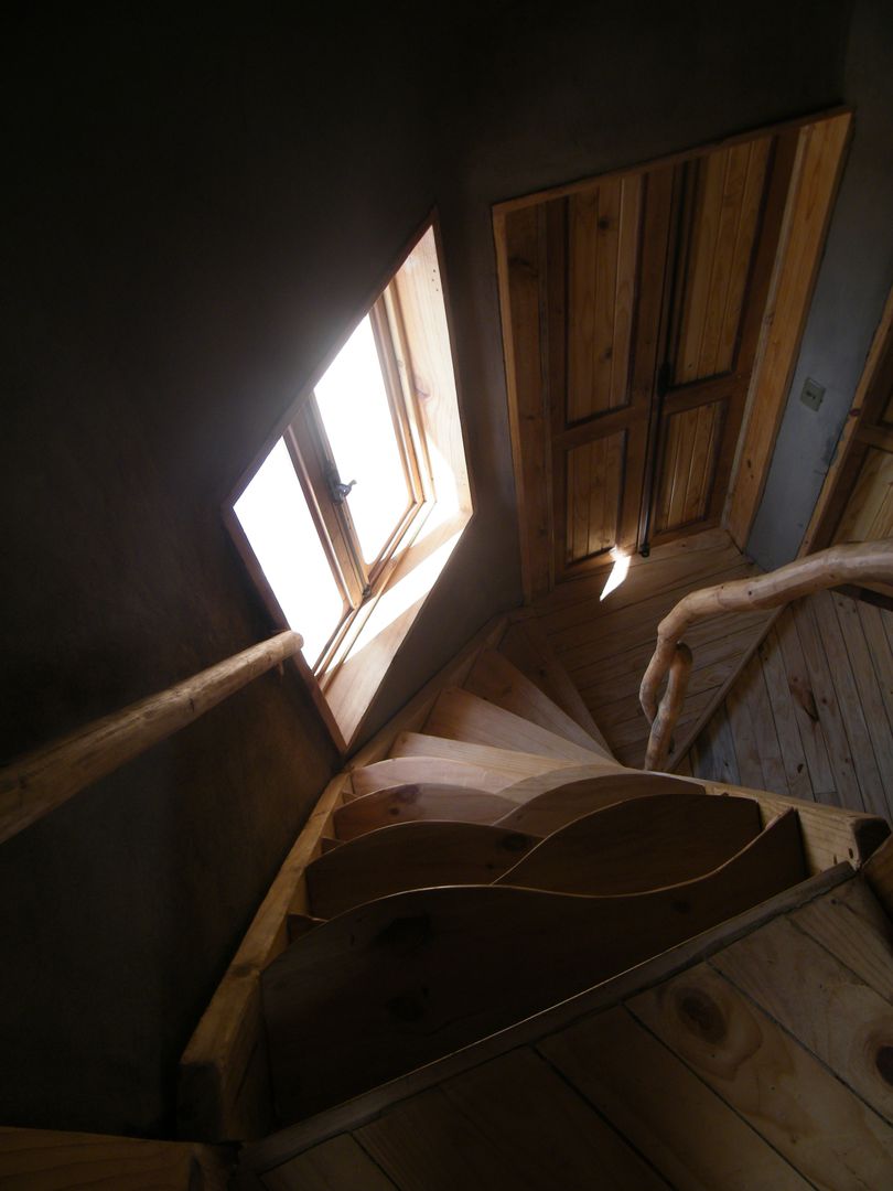 Casa Sol en Rari, Secrea Secrea Rustic style corridor, hallway & stairs