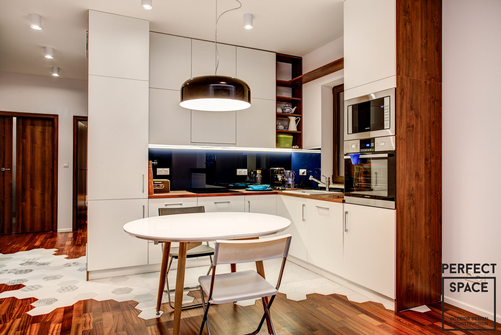 Nieszablonowo, Perfect Space Perfect Space Dapur Modern