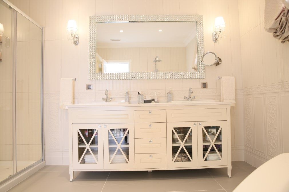 homify Salle de bain moderne